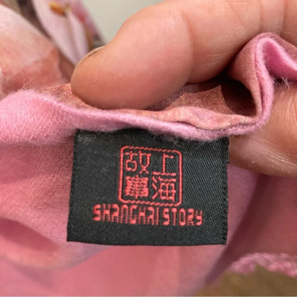 MAKO 100% Silk Lines Floral Butterfly Scarf with Fringe - Picture 7 of 11